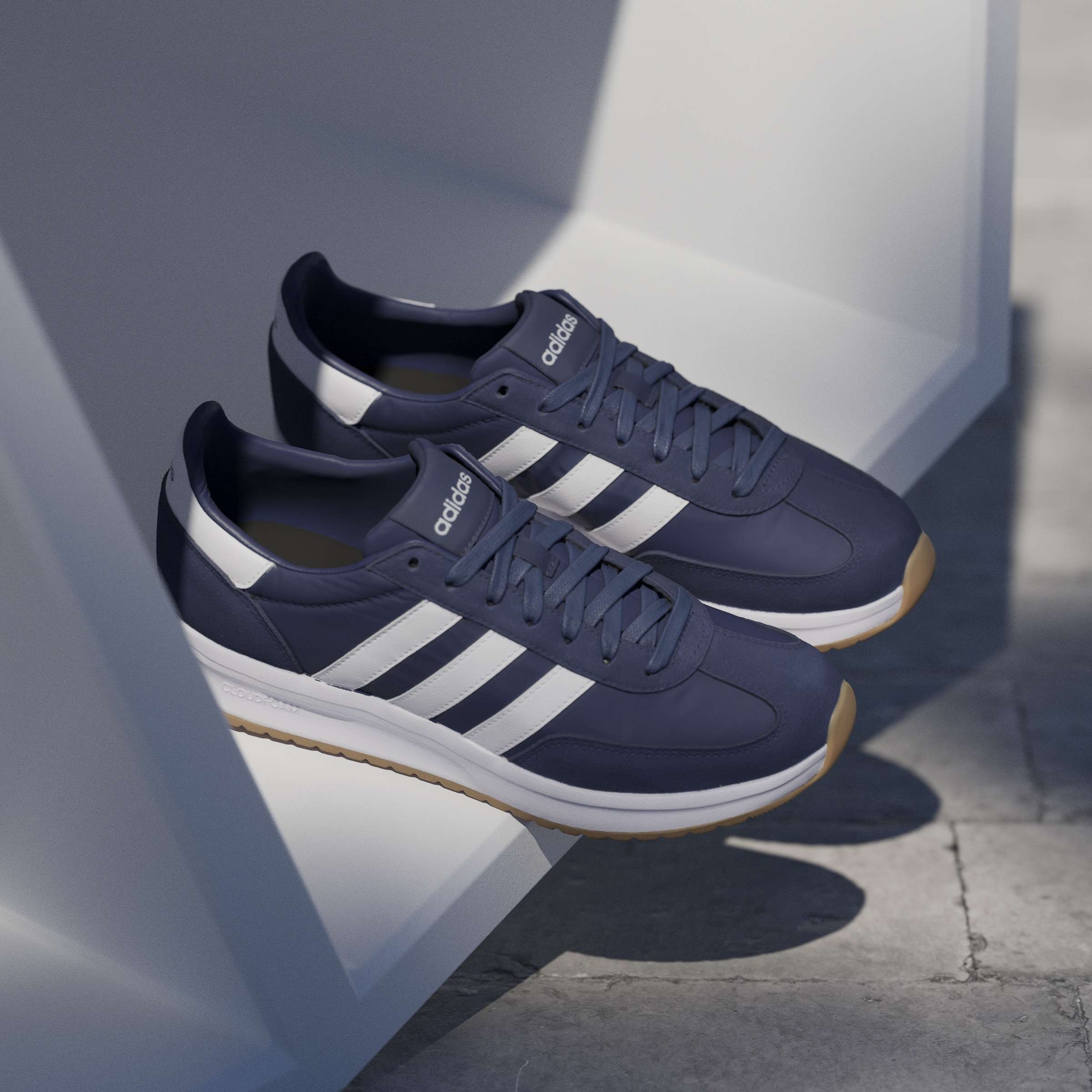 Souliers Adidas pour hommes - RUN 70S 2.0 - Image 3